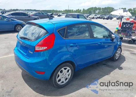 2013 Ford Fiesta Se z USA, uszkodzony, nr VIN 3FADP4EJ3DM207190